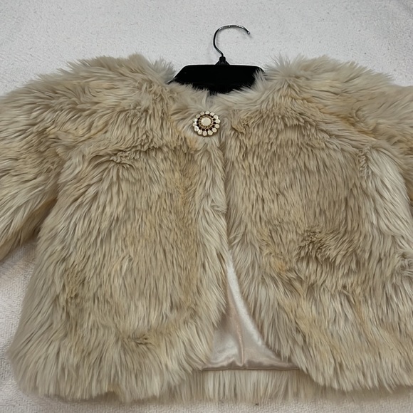 GAP Girls Faux Fur Winter Jacket With Flower Button Size L/XL EUC - Picture 5 of 16